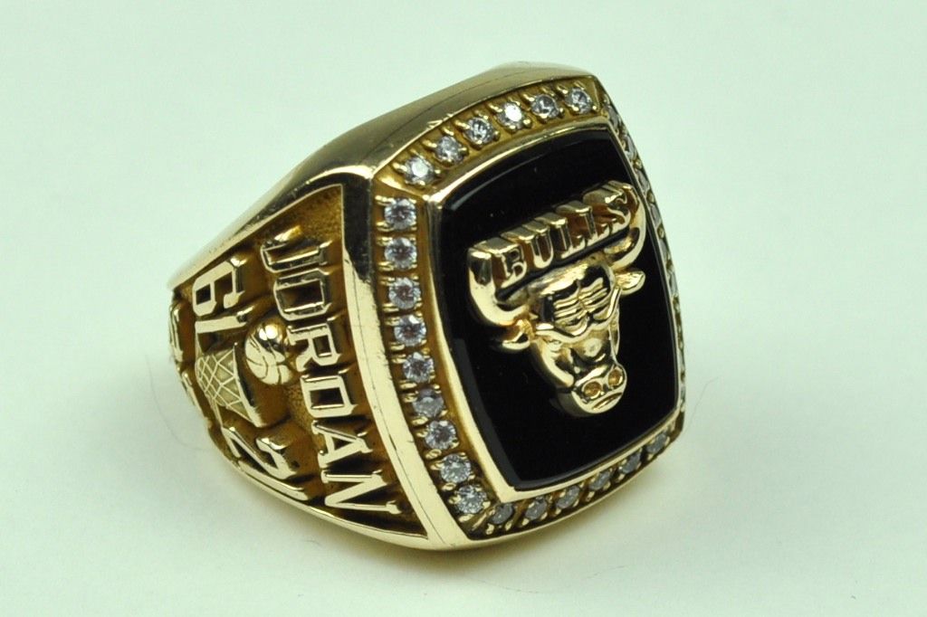 Lot Detail - Michael Jordan Chicago Bulls 1991-92 NBA Championship Ring