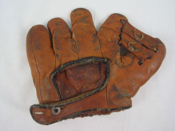 Billy Johnson New York Yankees Professional Model Glove w/Heavy Use