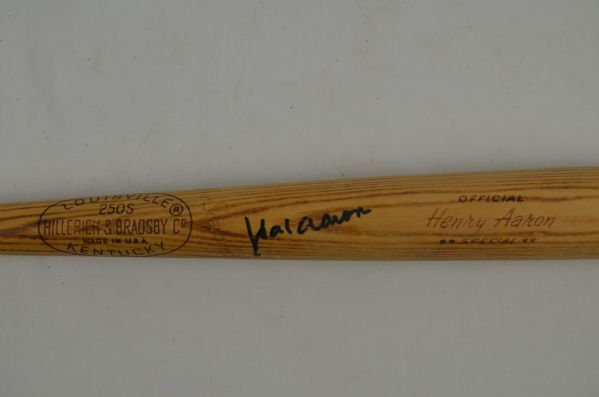 Hank Aaron Autographed Louisville Slugger 250 Bat