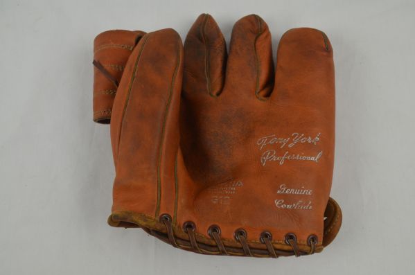 Tony York Vintage 1940s Professional Baseball Glove