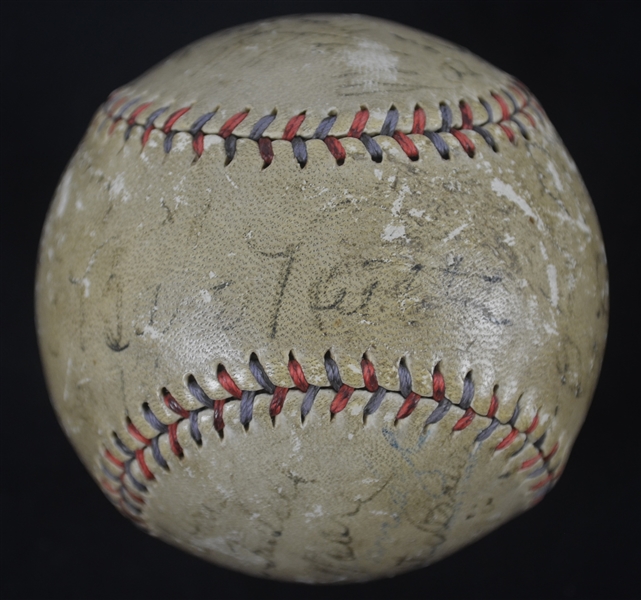 New York Yankees 1932 World Series Championship Team Signed Baseball w/Ruth & Gehrig