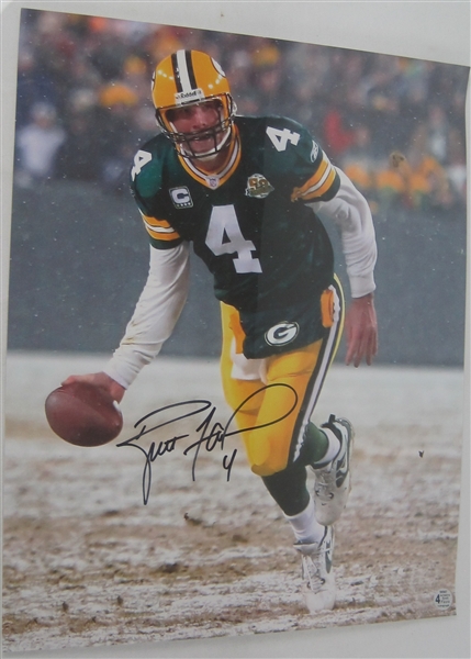 Brett Favre Snow Game Autographed 16x20 Playoff Photo vs. Seahawks