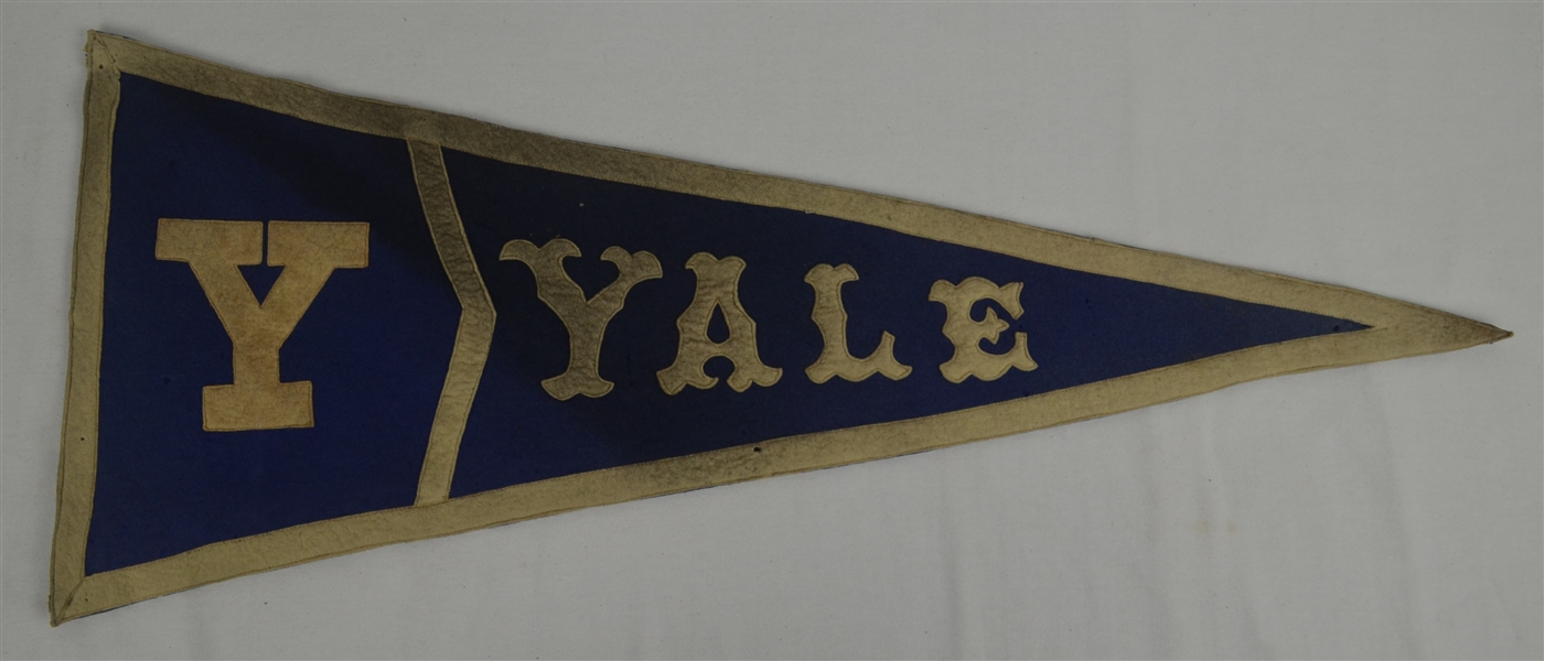 Vintage c. 1920s Yale Bulldogs Felt Pennant