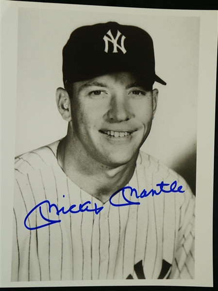 Mickey Mantle Autographed Black & White 8x10 Photo