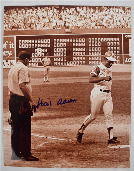 Hank Aaron Vintage Autographed 11x14 Photo 
