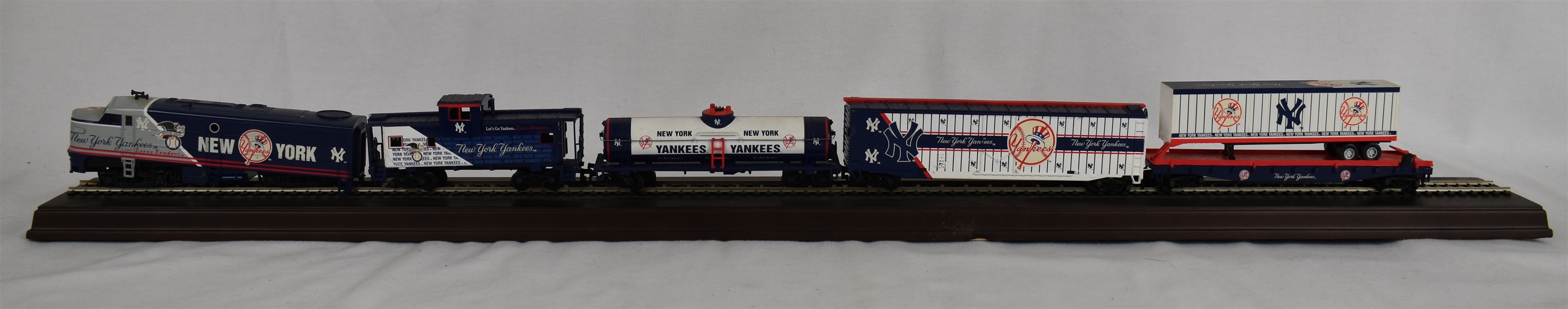 New York Yankee Danbury Mint Train Set