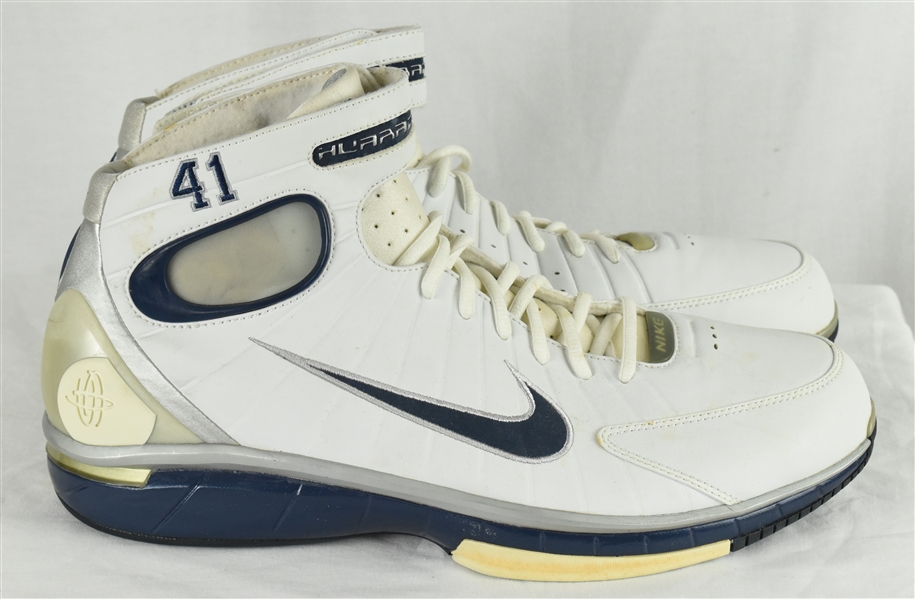 Dirk Nowitzki Game Used Nike De Huarache 2K4 Dallas Mavericks Shoes