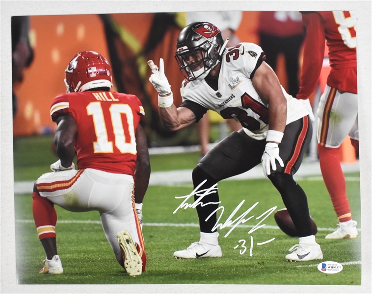 Antoine Winfield Autographed 11x14 Photo Taunting Tyreke Hill