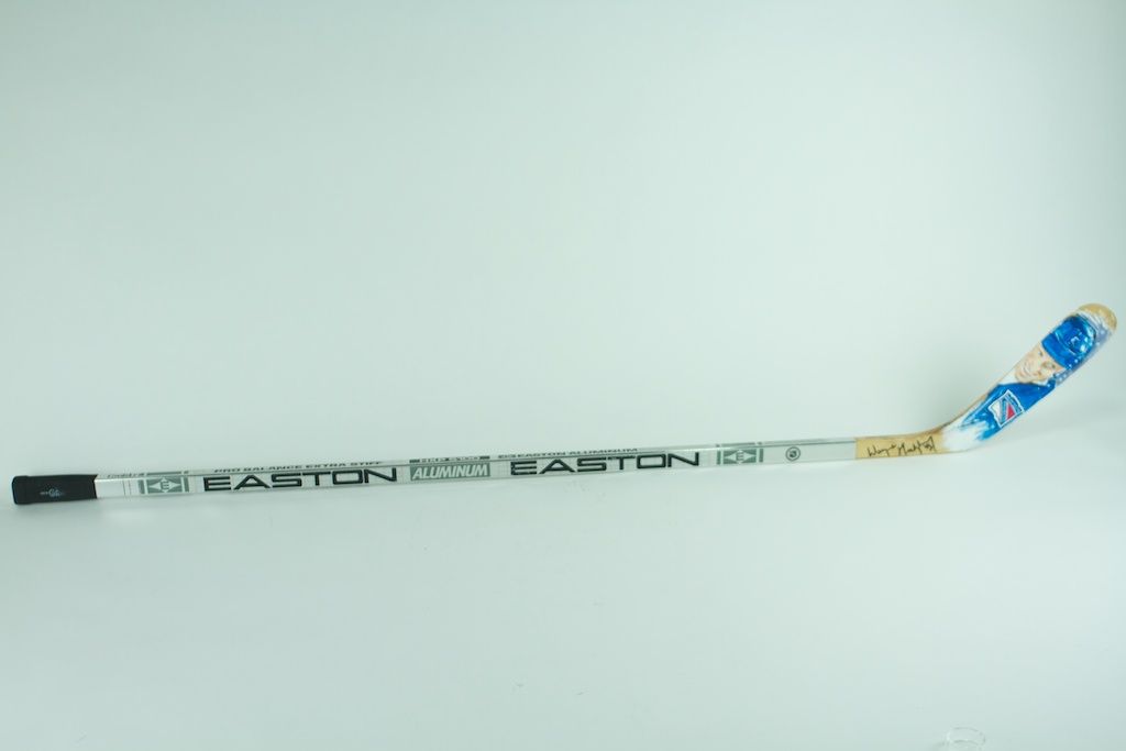 Lot Detail - Wayne Gretzky Autographed Easton Aluminum Stick