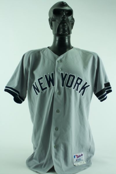 Derek Jeter Game Used New York Yankees Jersey from 2000 World Series MVP Season GU 9.5
