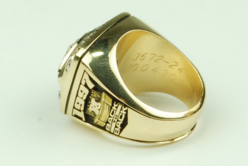 Lot Detail - Brett Favre 1997 Super Bowl XXXII NFC Championship 10K Gold  Green Bay Packers Ring