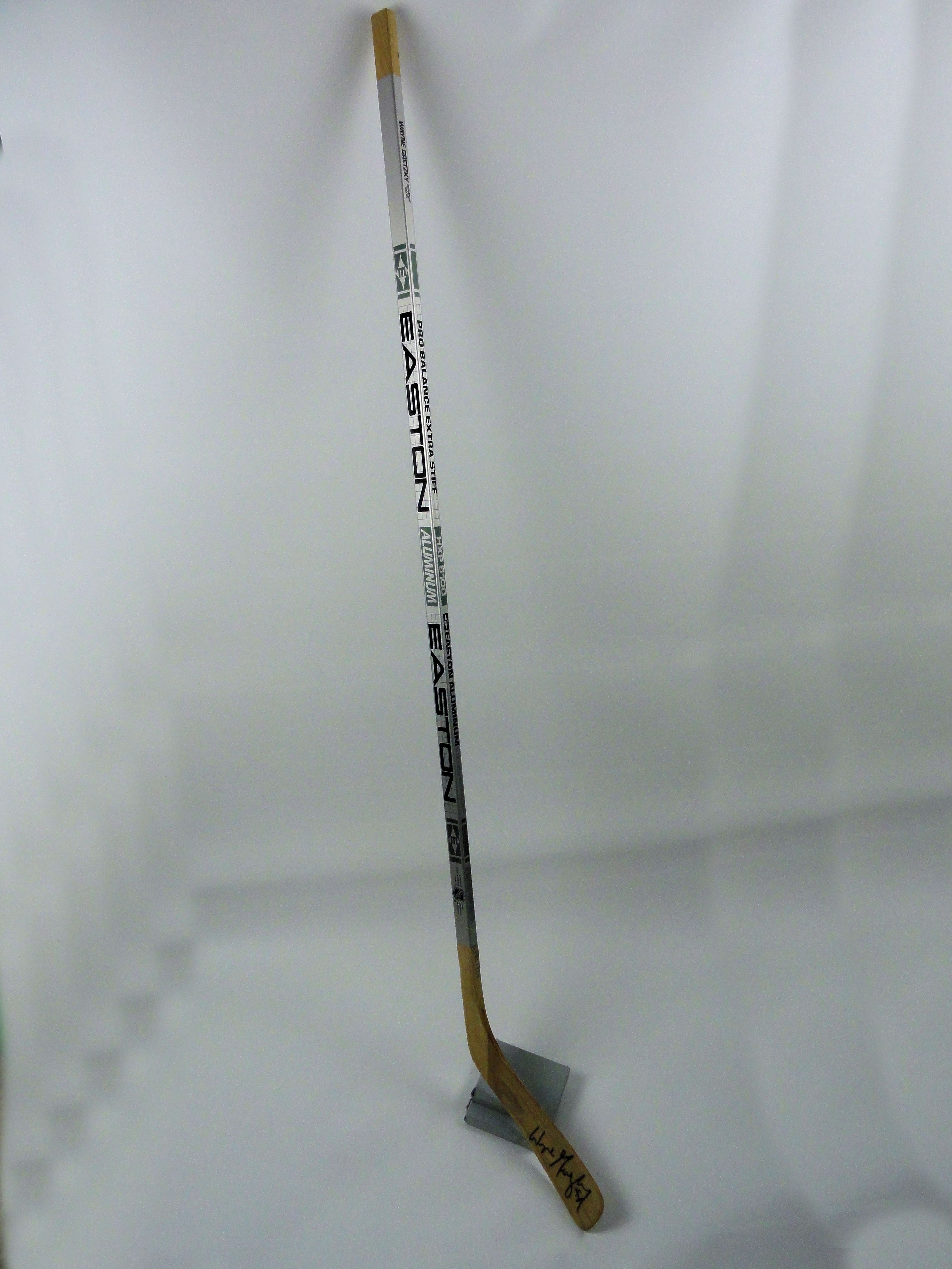 Lot Detail - Wayne Gretzky Autographed Easton Aluminum Stick