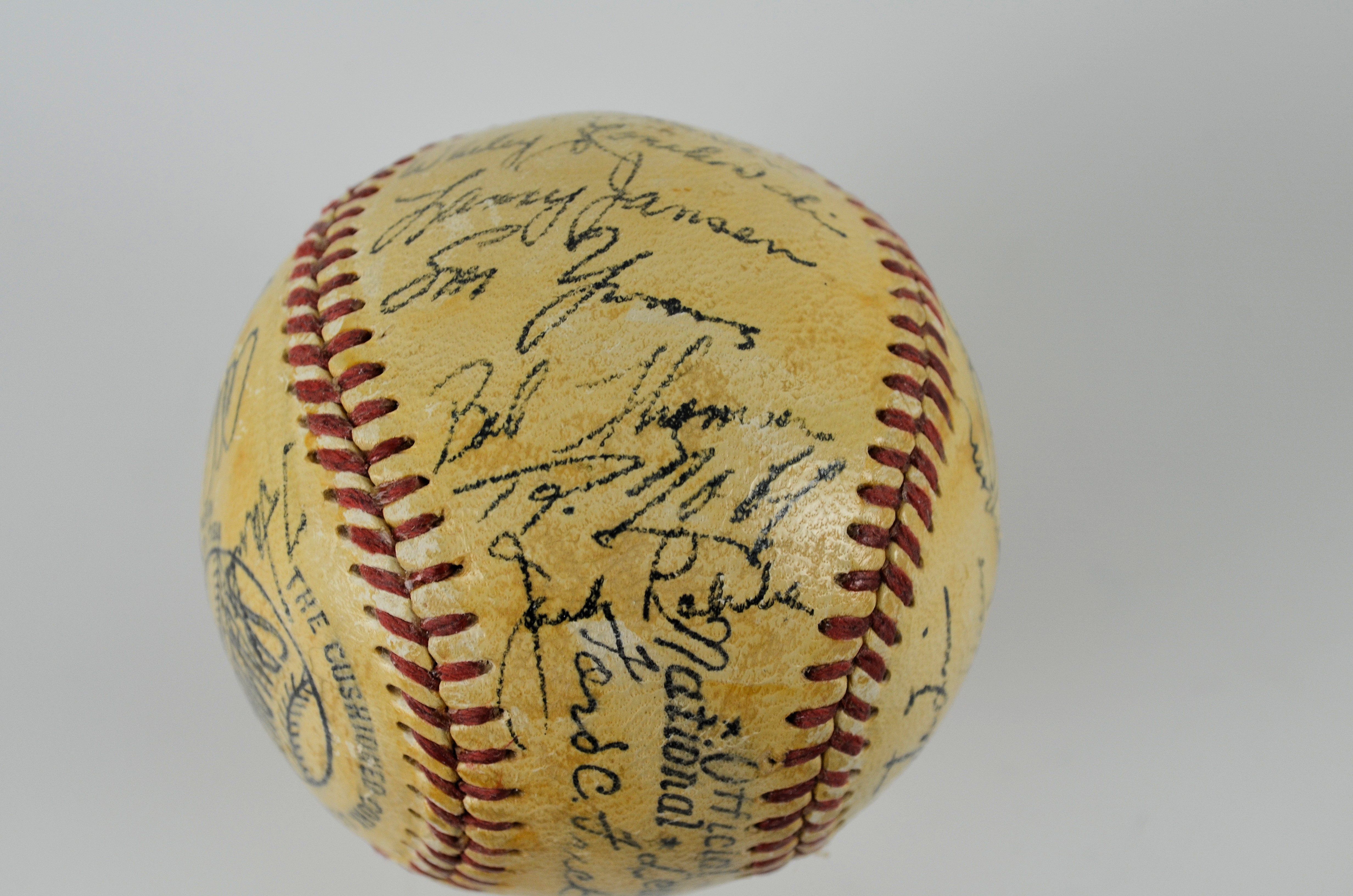 Lot Detail - New York Giants 1951 Team Signed Baseball