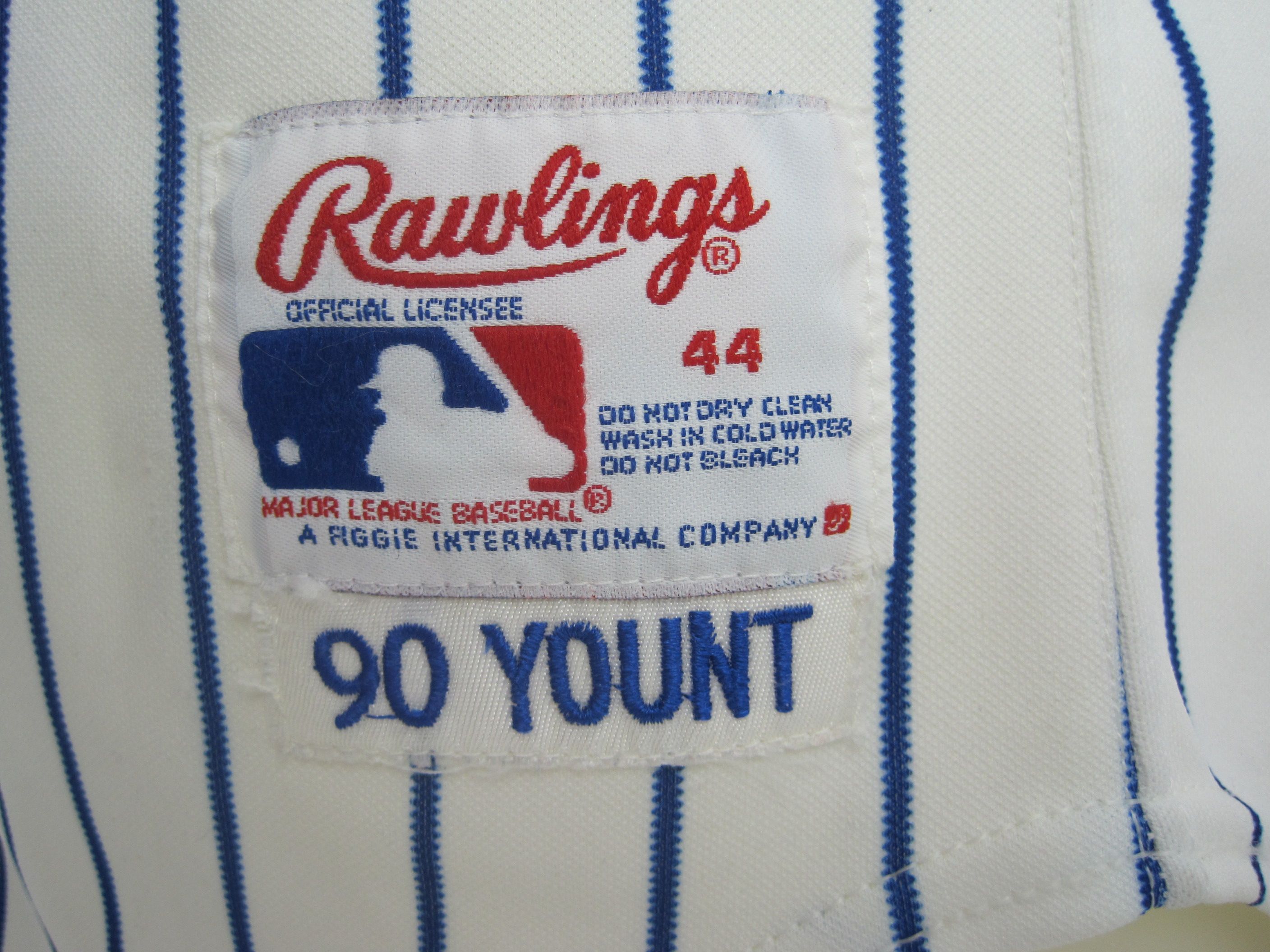 Lot Detail - Robin Yount 1990 Milwaukee Brewers Professional Model Jersey  w/Heavy Use