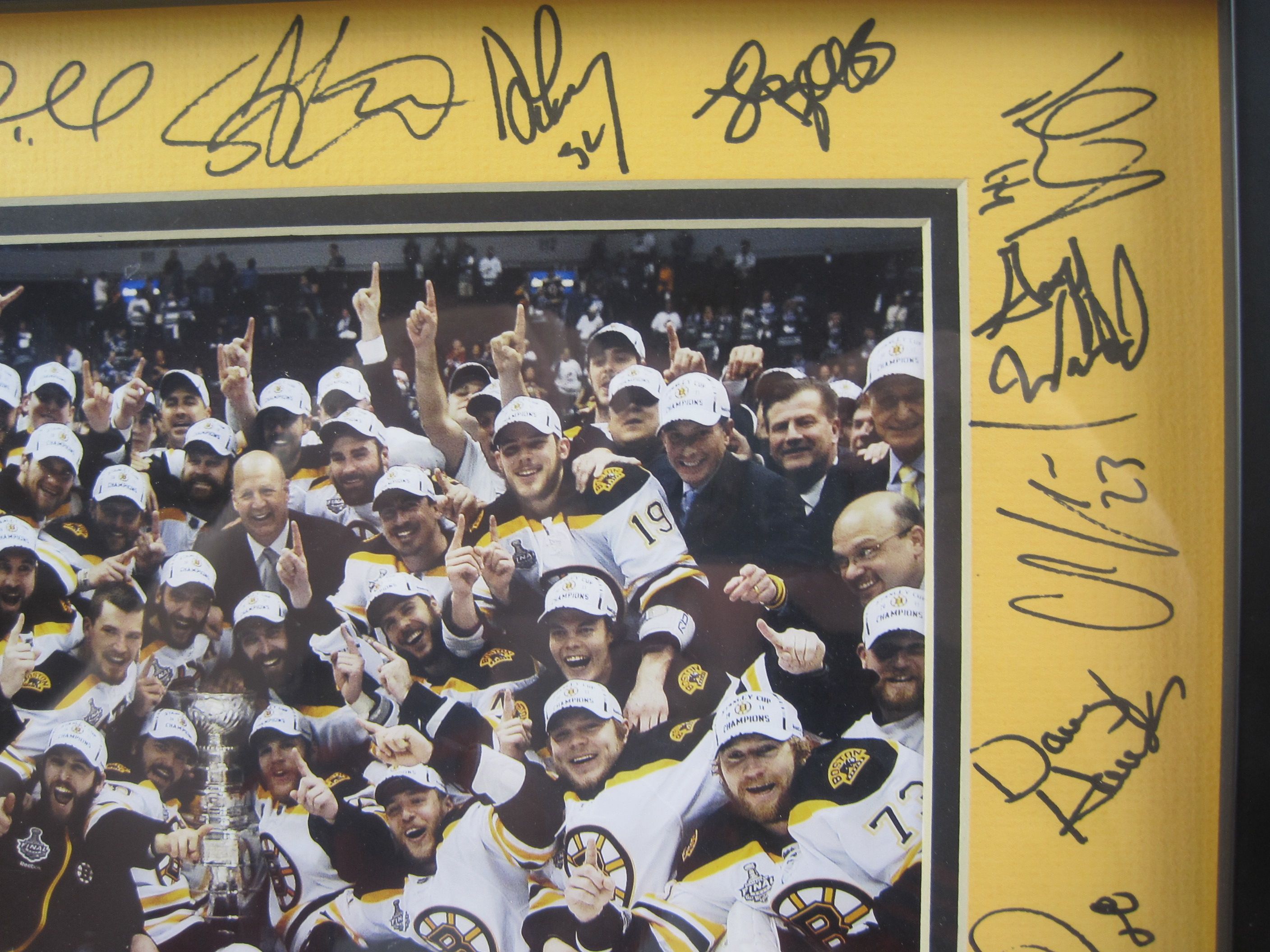 Zdeno Chara 2011 Stanley Cup Boston Bruins Autographed Hockey Photo