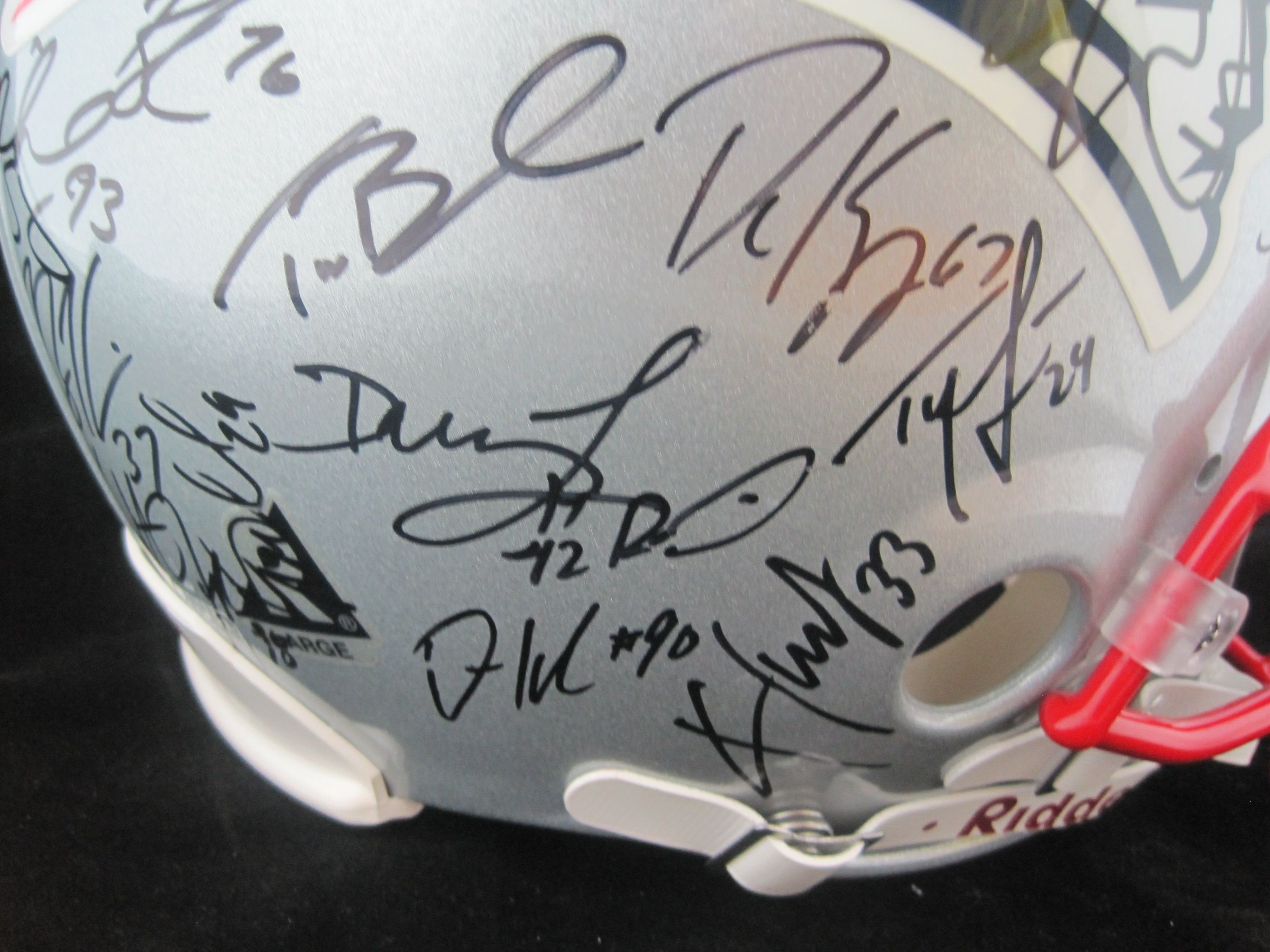 Lot Detail - New England Patriots 2004 Super Bowl Championship Team Signed  Helmet w/45 Signatures