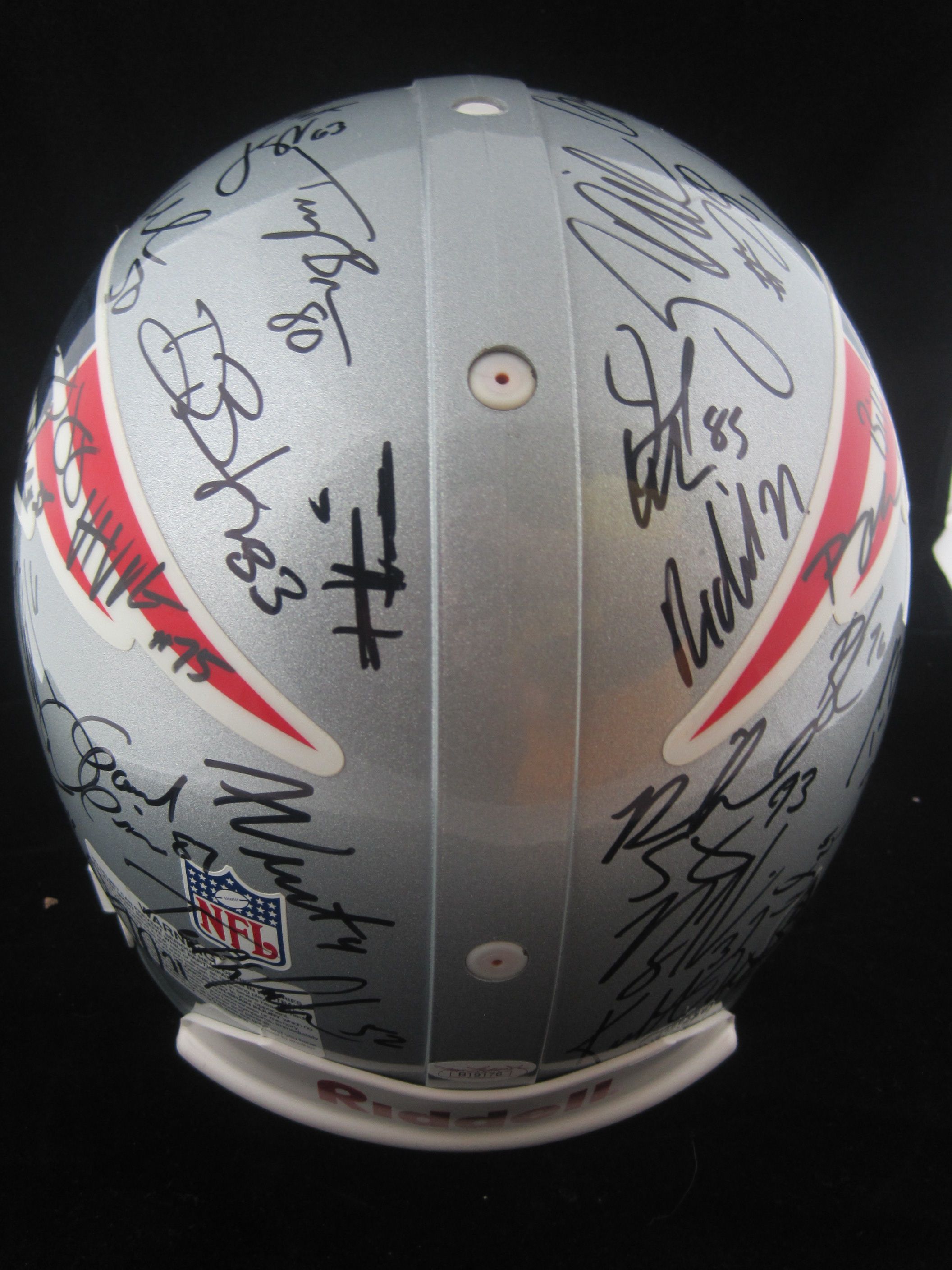 2004 New England Patriots Super Bowl Champs Team Signed Helmet Tom