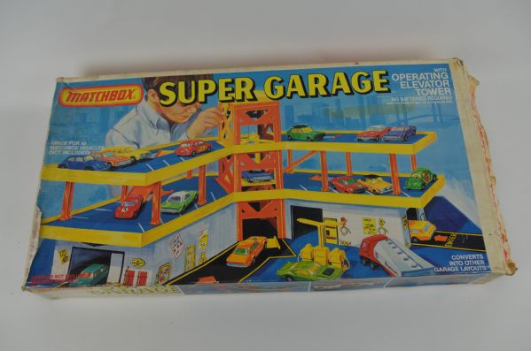 Matchbox 1976 Super Garage w/Original Packaging