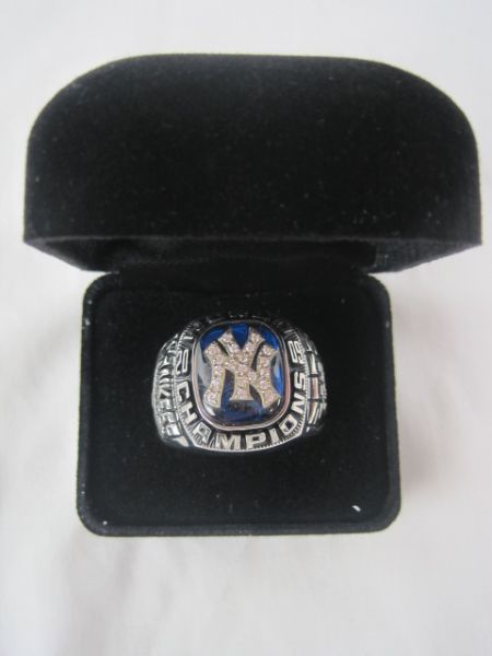 Lot Detail - New York Yankees 2009 World Series Ring w/Original Balfour ...
