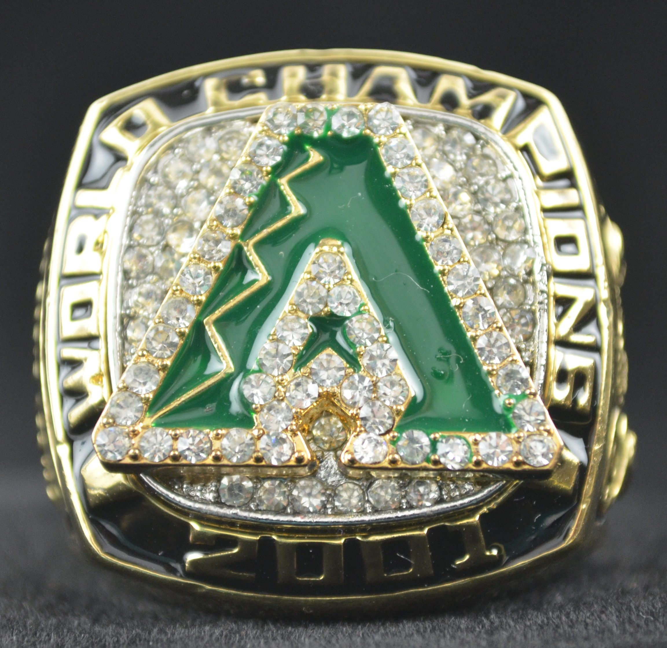Lot Detail - Arizona Diamondbacks 2001 World Series Championship Ring