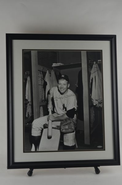 Mickey Mantle Autographed 16x20 Framed Photo w/Upper Deck Authenticated