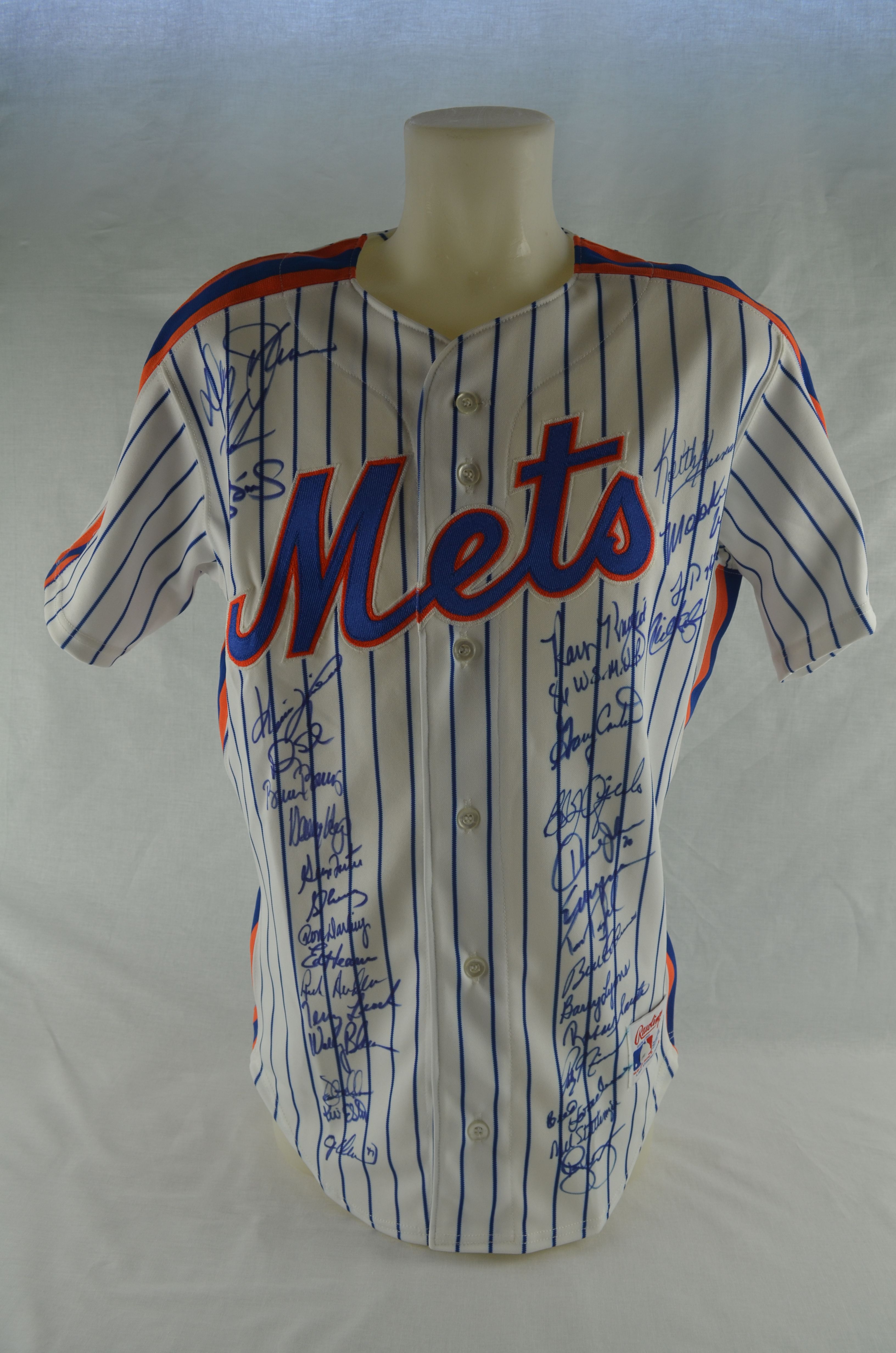 Lot Detail - New York Mets 1986 Team Signed Jersey w/35 Signatures