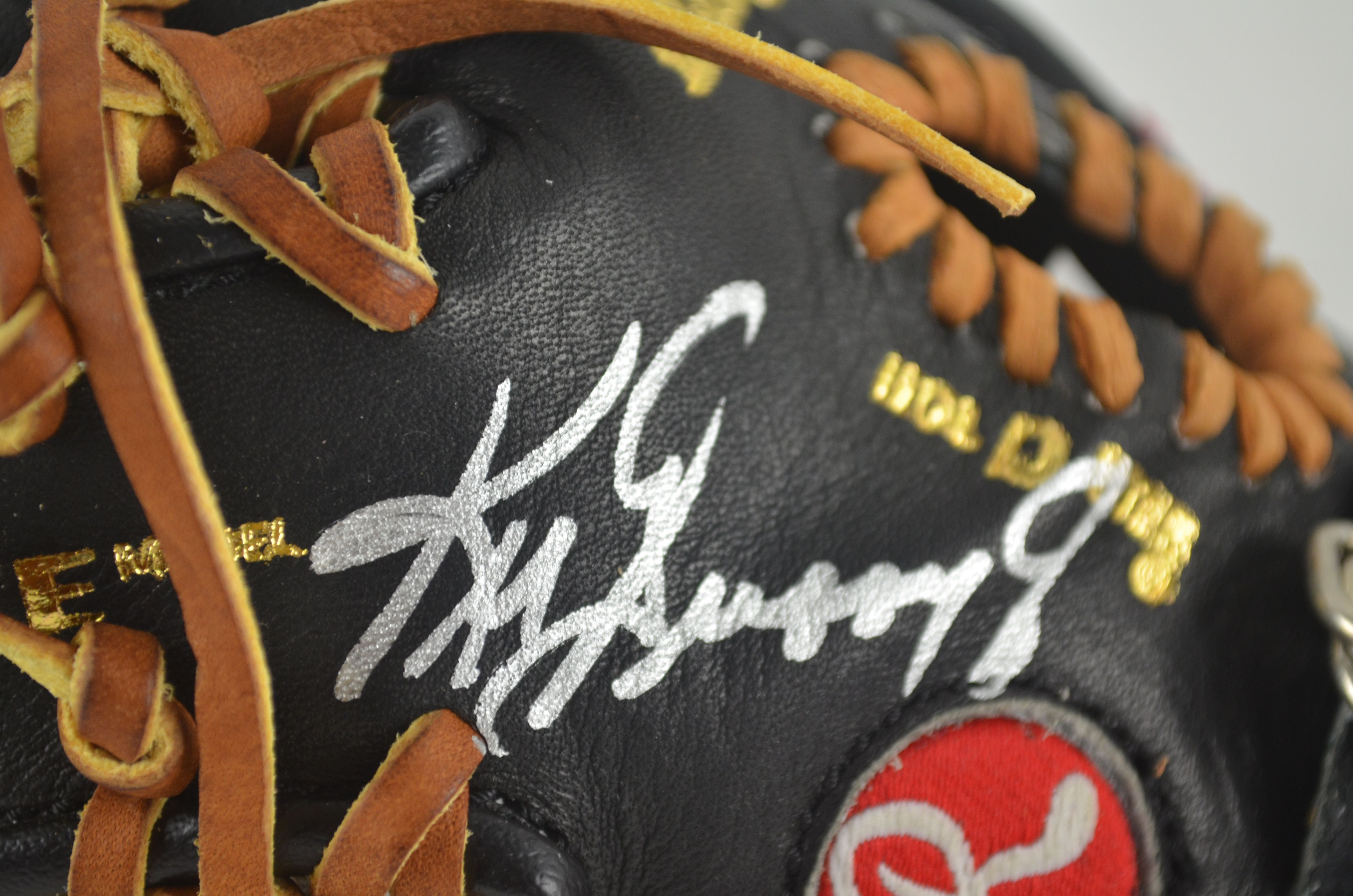 Rawlings Right Hand Throw RBG224BF Ken Griffey Jr Autograph Model Baseball  Glove 11 | SidelineSwap