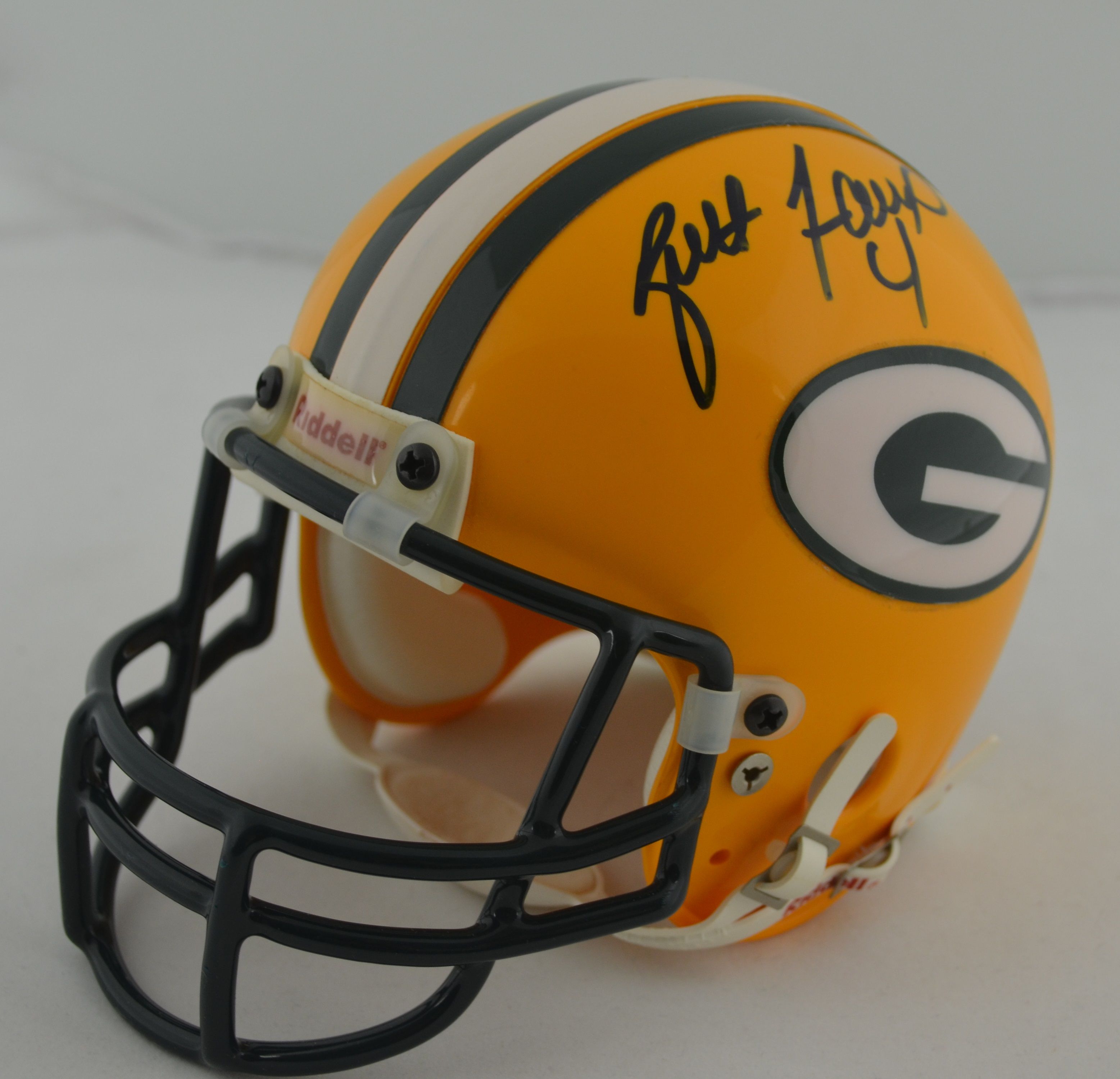 Brett Favre Autographed Green Bay Packers Mini Helmet –