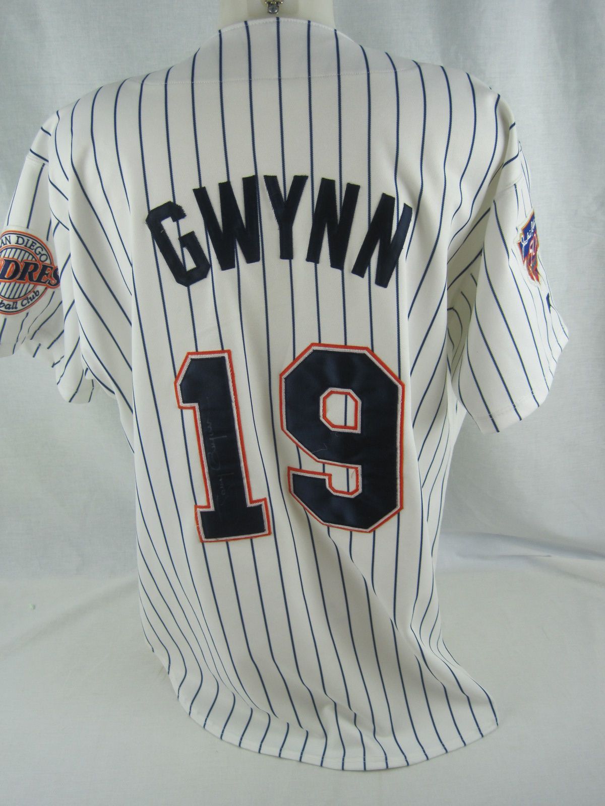 Tony Gwynn Signed San Diego Padres Jersey. Baseball Collectibles, Lot  #40147