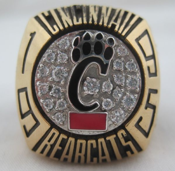 Bob Huggins 1995-95 Cincinnati Bearcats GMWC Championship Ring
