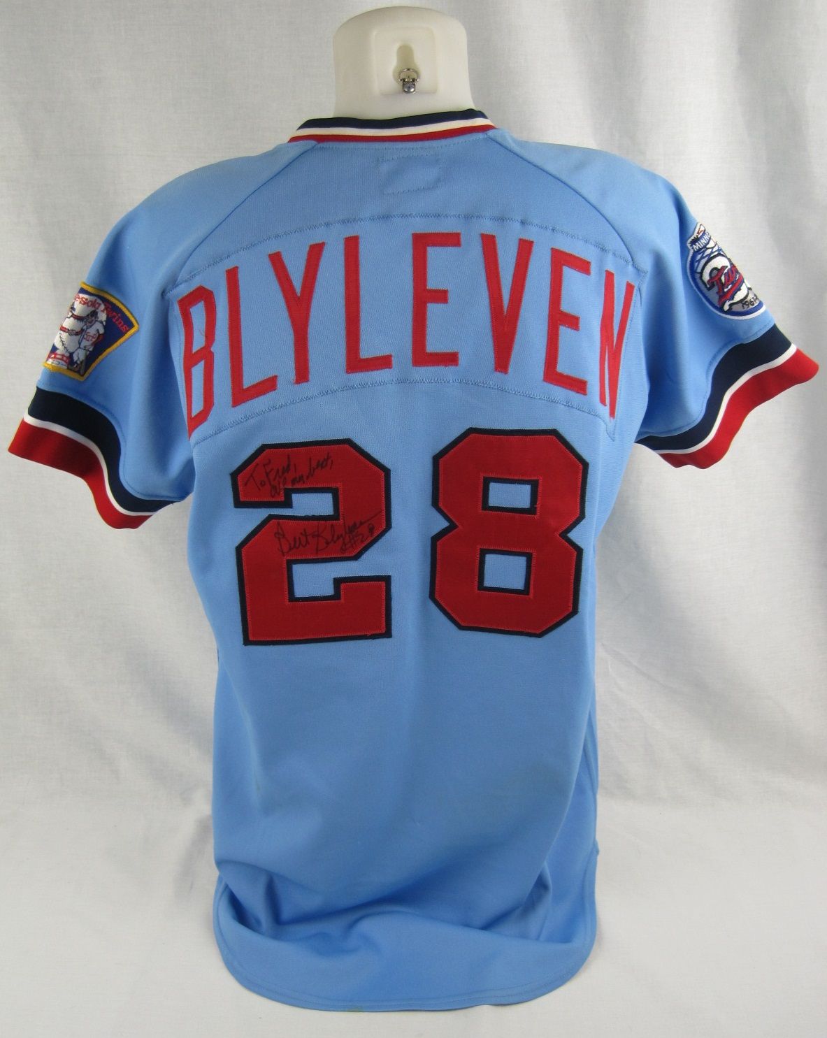 Prototype Twins jersey from 1972 before they settled on using their classic  powder blue design. : r/minnesotatwins