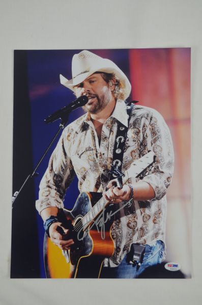 Toby Keith Autographed 11x14 Photo