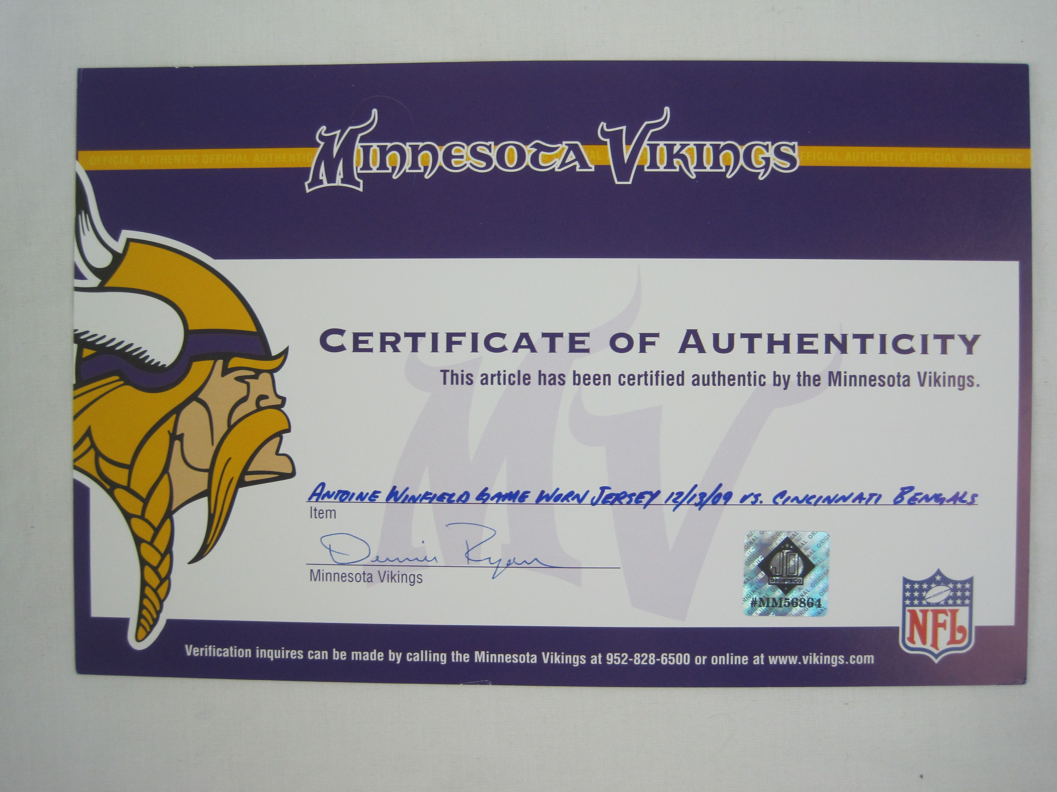 2009 Antoine Winfield Game Issued, Signed Minnesota Vikings