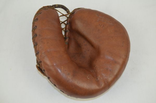 Ernie Lombardi Vintage Professional Model MacGregor Catchers Mitt