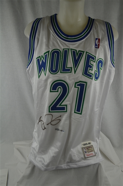 Kevin Garnett Autographed Limited Edition UDA White Jersey #22/121