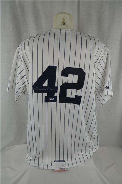 Mariano Rivera Autographed New York Yankees Jersey PSA/DNA