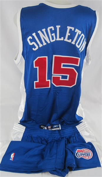 James Singleton 2005-06 LA Clippers Professional Model Uniform w/Medium Use 