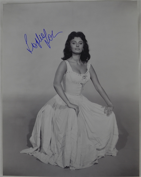 Sophia Loren Autographed 11x14 Photo