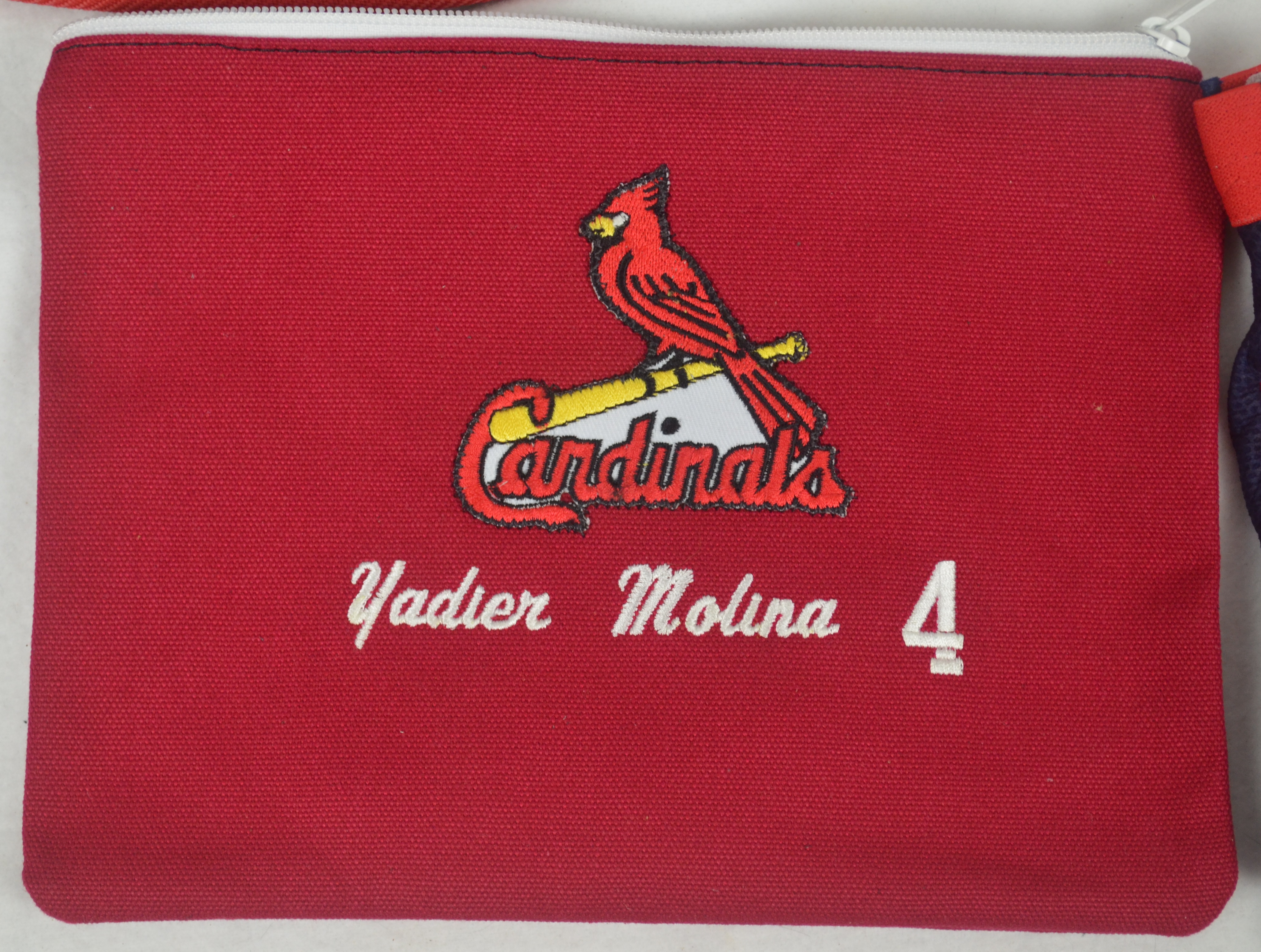Lot Detail - 2015-16 YADIER MOLINA GAME USED & SIGNED RAWLINGS CATCHER'S  MITT WITH WRIST GUARD - POUNDED & PHOTO-MATCHED (MOLINA LOA, PSA/DNA TAUBE  & ESKEN)