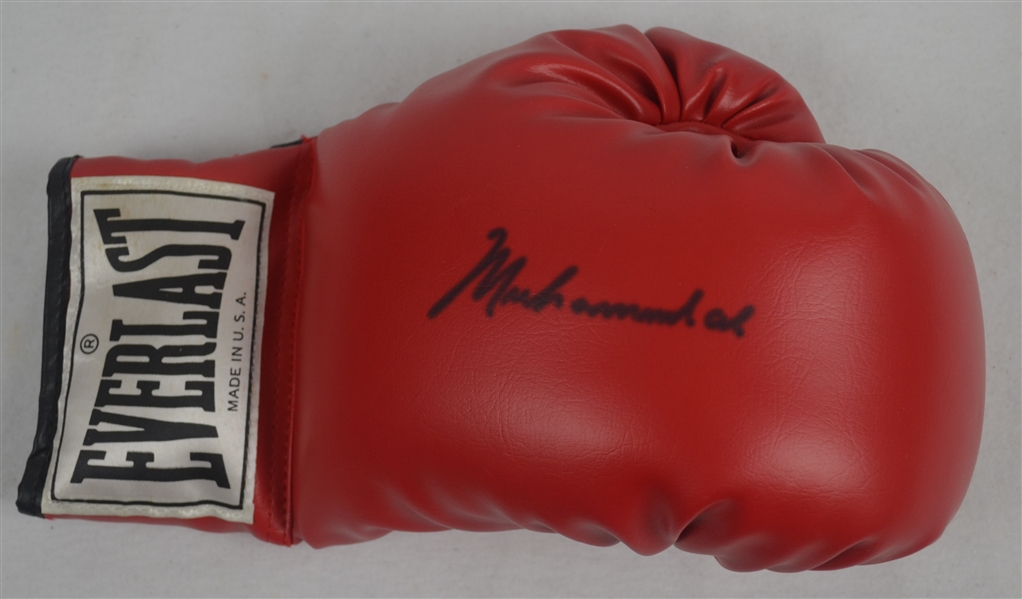 Muhammad Ali Autographed Everlast Boxing Glove PSA/DNA LOA