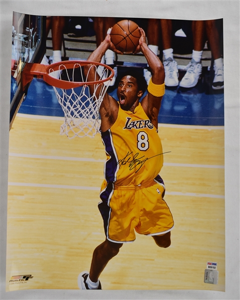 Kobe Bryant Autographed 16x20 Dunk Photograph