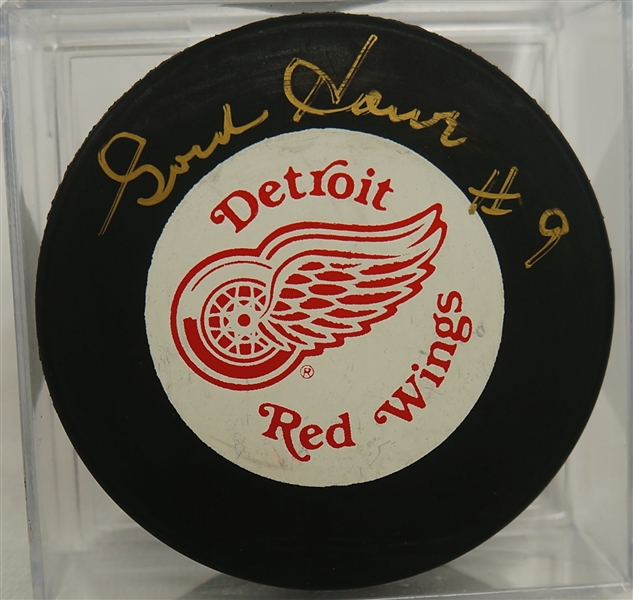 Gordie Howe Autographed Detroit Red Wings Puck