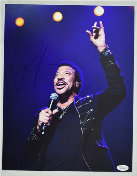 Lionel Richie Autographed 11X14 Photo PSA/DNA
