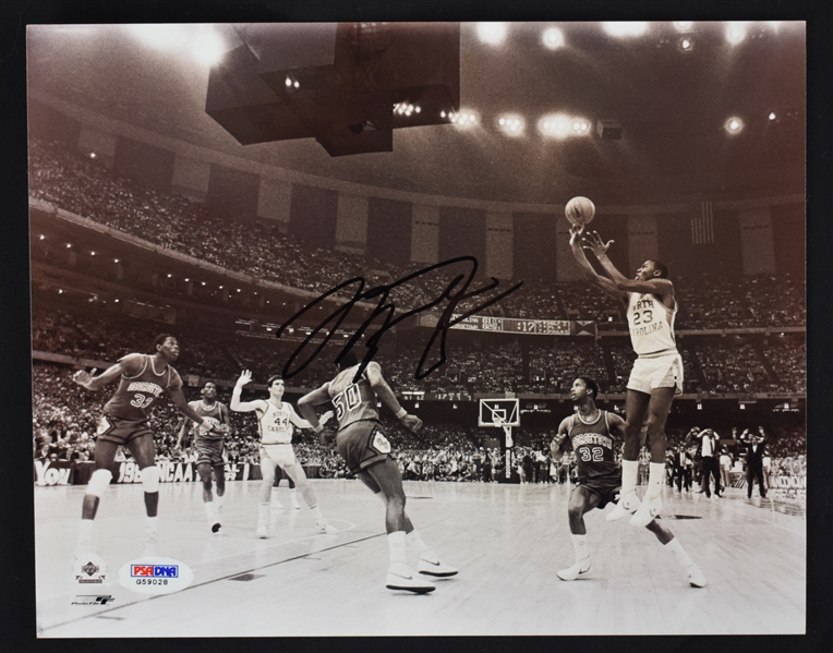 Michael Jordan Autographed 8x10 Photo PSA/DNA