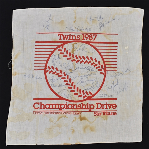 Kirby Pucketts 1987 World Series Team Signed Homer Hanky w/Puckett Family Provenance