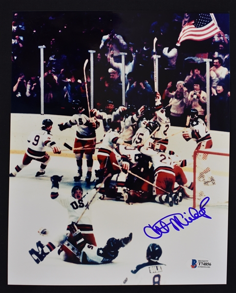 Al Michaels Autographed Miracle on Ice 1980 Celebration Photo