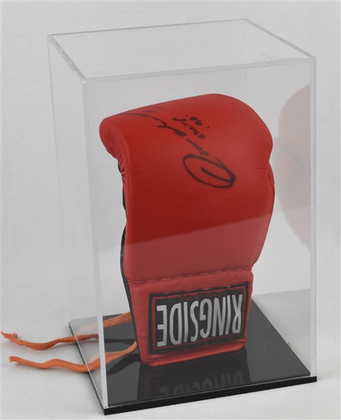 Oscar De La Hoya Autographed Boxing Glove w/Puckett Family Provenance