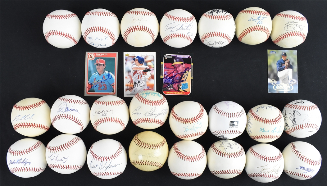 Minnesota Twins Lot of 23 Autographed Baseballs