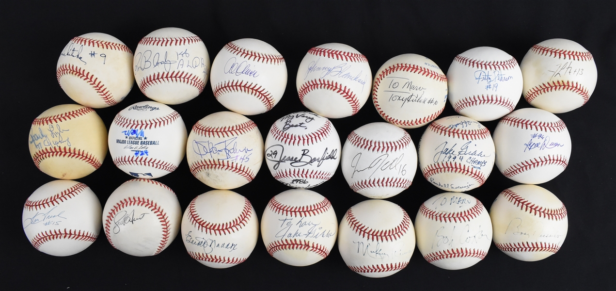 New York Yankees Lot of 21 Autographed Baseballs