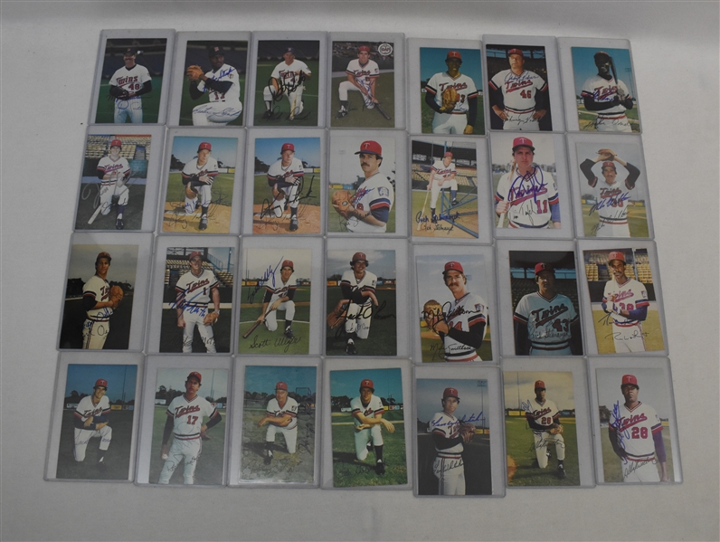 Collection of 28 Minnesota Twins Autographed Postcards